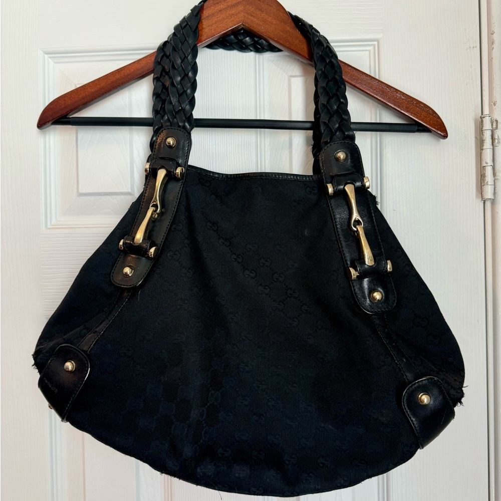 Gucci Pelham shoulder bag in black